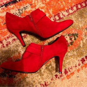 Impo Sadie Red Slip on Ankle boots, zip up with buckle. Size 8